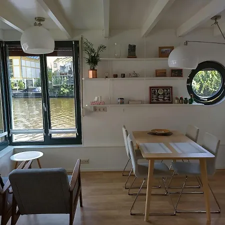 Botel Charming Houseboat In *